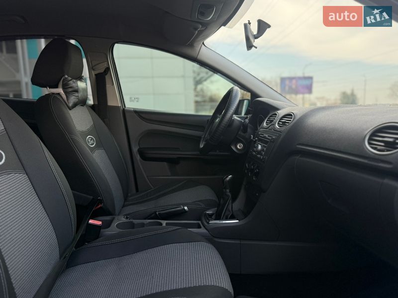 Хэтчбек Ford Focus 2005 в Днепре фото 7 Хэтчбек Ford Focus 2005 в Днепре