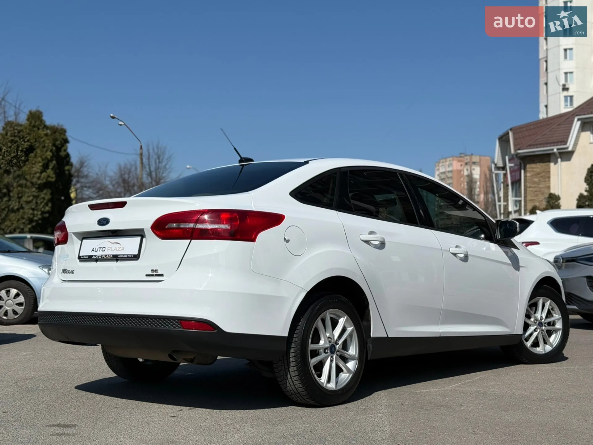2016 Ford Focus - мініатюра 16