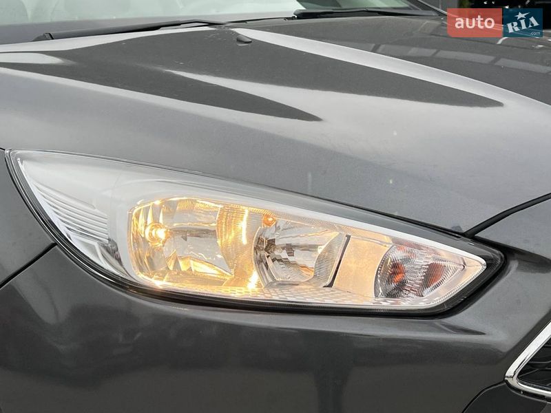 Седан Ford Focus 2017 в Львове