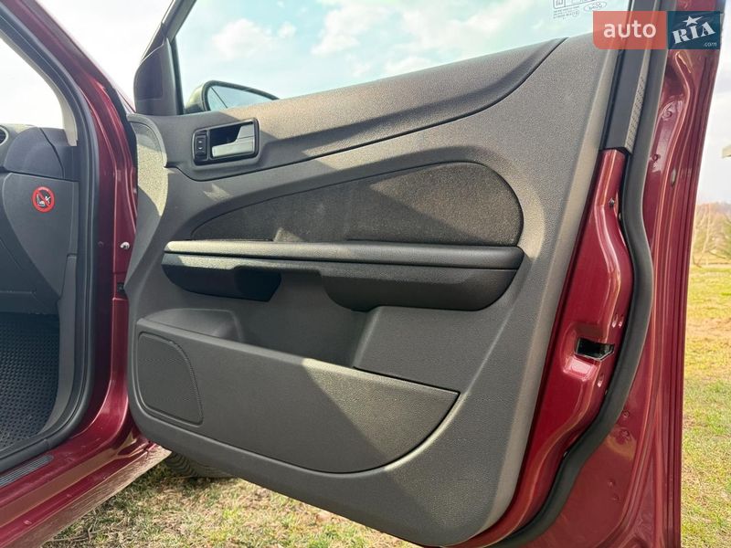 Хетчбек Ford Focus 2005 в Києві фото 4 Хетчбек Ford Focus 2005 в Києві