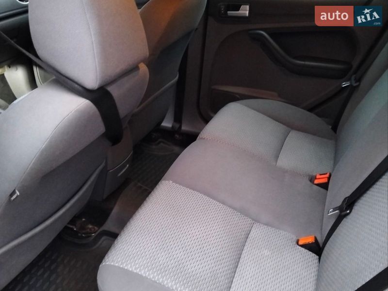 Хэтчбек Ford Focus 2006 в Киеве
