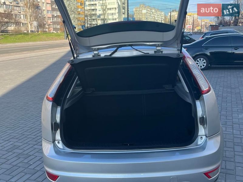 Хетчбек Ford Focus 2008 в Дніпрі