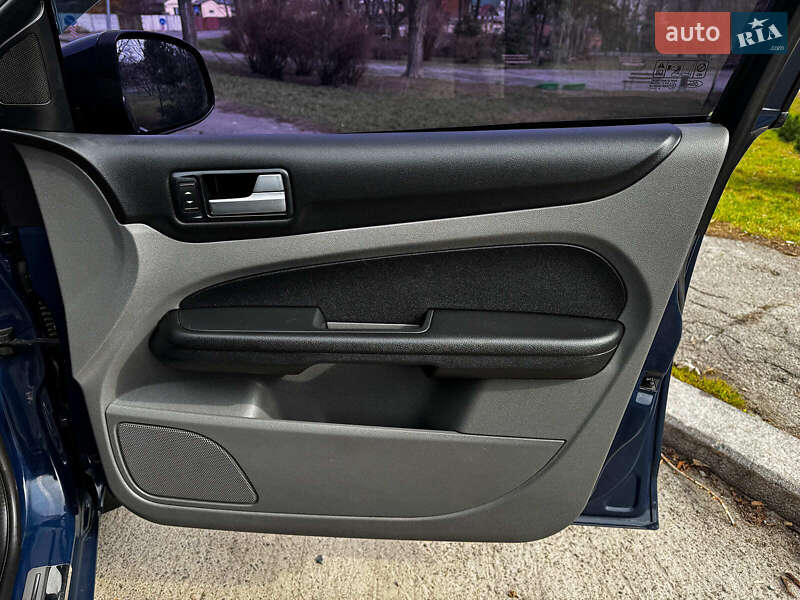 Хэтчбек Ford Focus 2008 в Киеве фото 25 Хэтчбек Ford Focus 2008 в Киеве