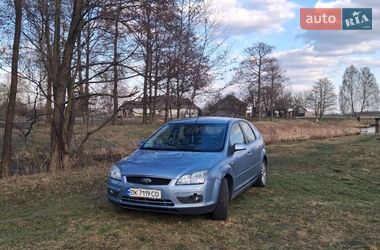 Хэтчбек Ford Focus 2006 в Вараше