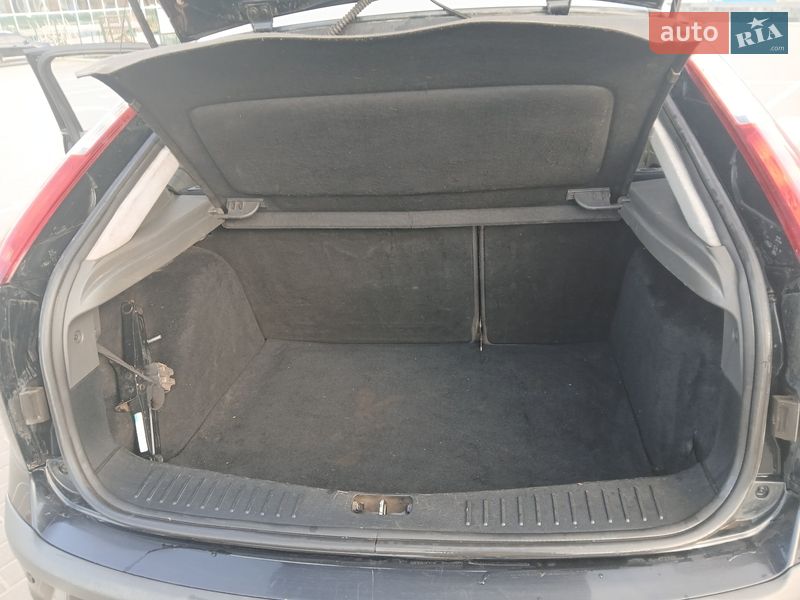 Хетчбек Ford Focus 2005 в Сумах фото 7 Хетчбек Ford Focus 2005 в Сумах