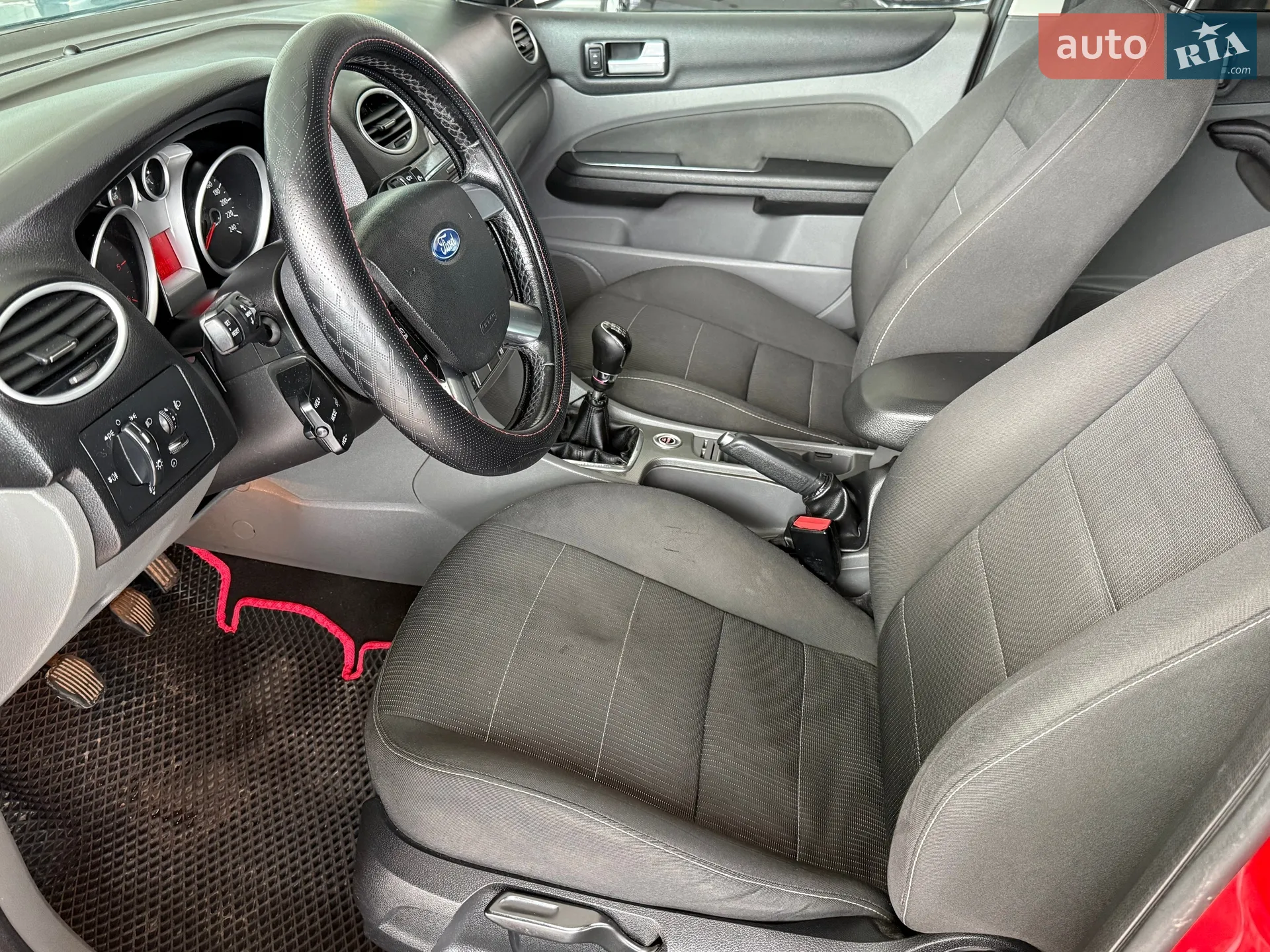 2010 Ford Focus - мініатюра 10