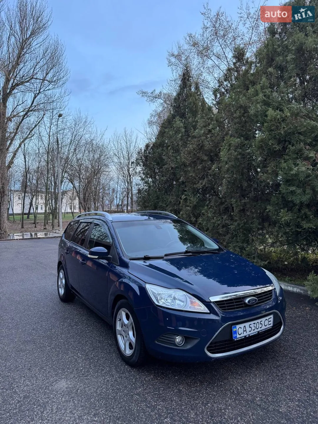 2010 Ford Focus - мініатюра 2