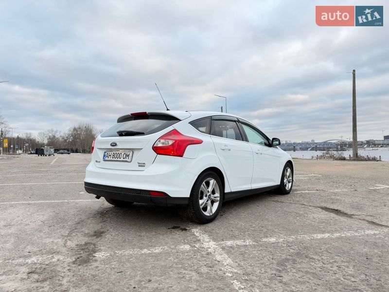 Хэтчбек Ford Focus 2014 в Киеве