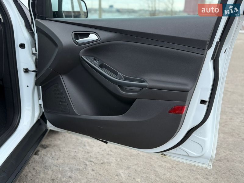 Хэтчбек Ford Focus 2014 в Киеве