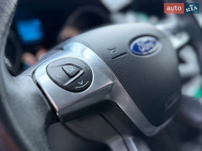 Хэтчбек Ford Focus 2014 в Киеве