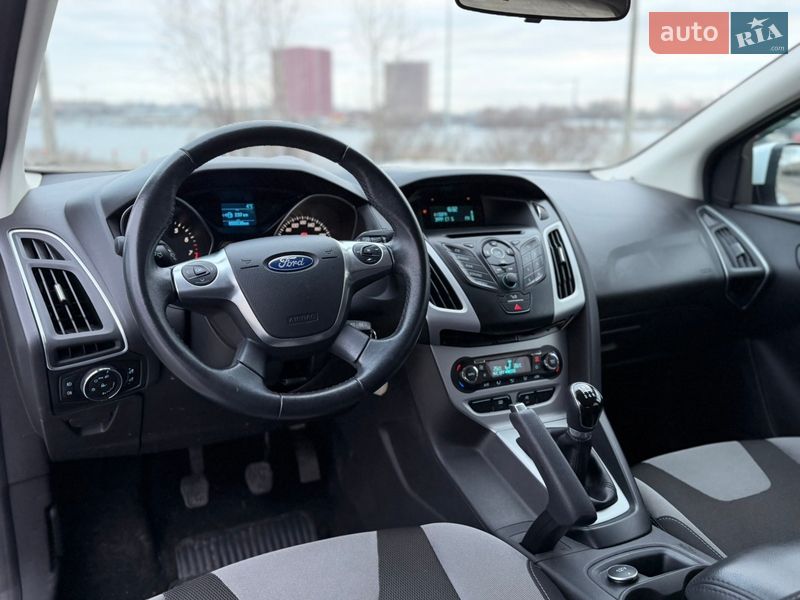 Хэтчбек Ford Focus 2014 в Киеве