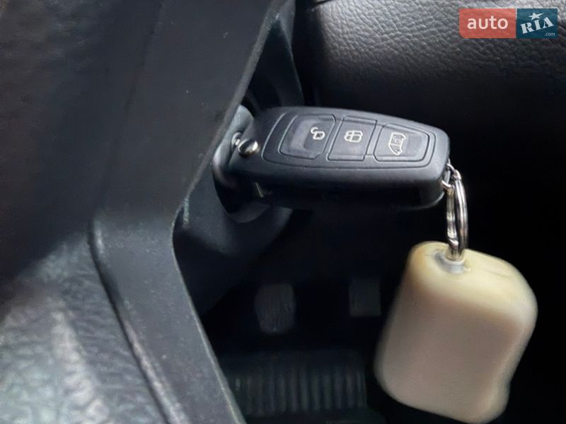Хэтчбек Ford Focus 2014 в Киеве