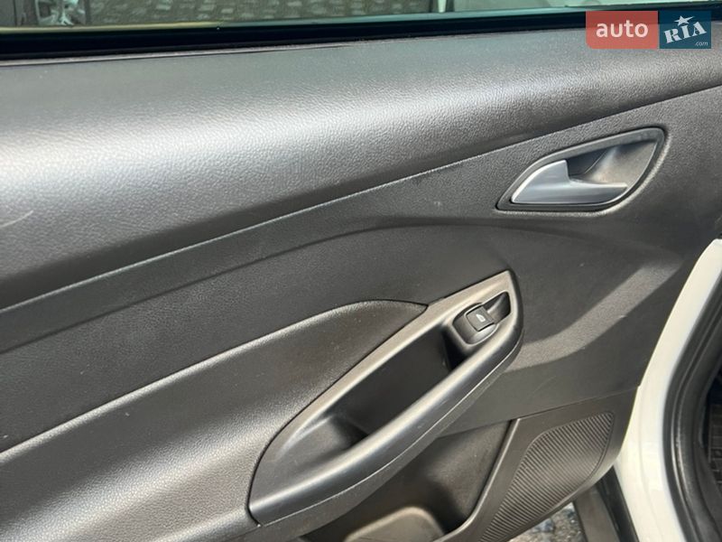 Седан Ford Focus 2015 в Львові