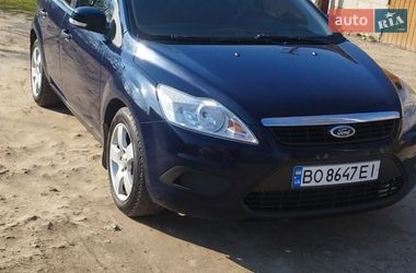 Хетчбек Ford Focus 2010 в Почаєві