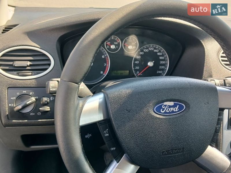 Універсал Ford Focus 2005 в Чернівцях