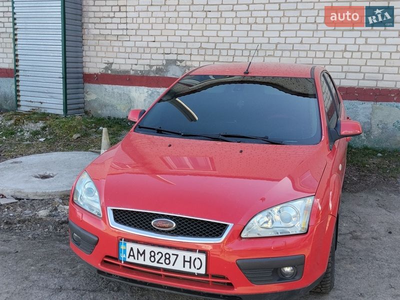 Хетчбек Ford Focus 2005 в Кореці