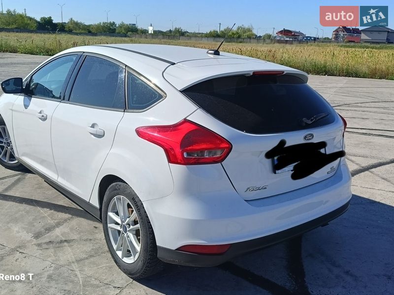 Хэтчбек Ford Focus 2015 в Ужгороде