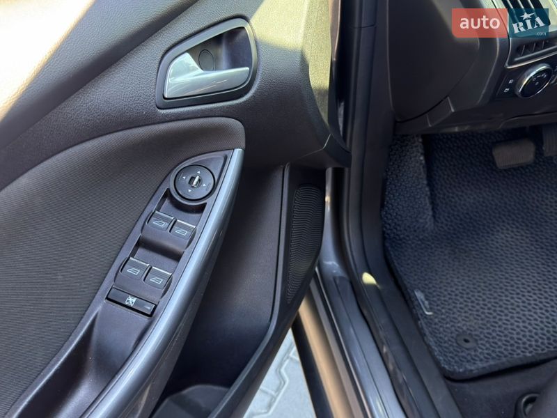 Хэтчбек Ford Focus 2014 в Киеве