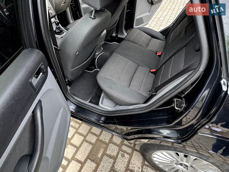 Хэтчбек Ford Focus 2010 в Ивано-Франковске