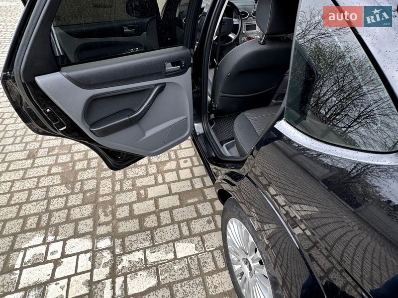 Хэтчбек Ford Focus 2010 в Ивано-Франковске