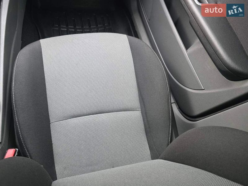 Хэтчбек Ford Focus 2010 в Полтаве фото 14 Хэтчбек Ford Focus 2010 в Полтаве