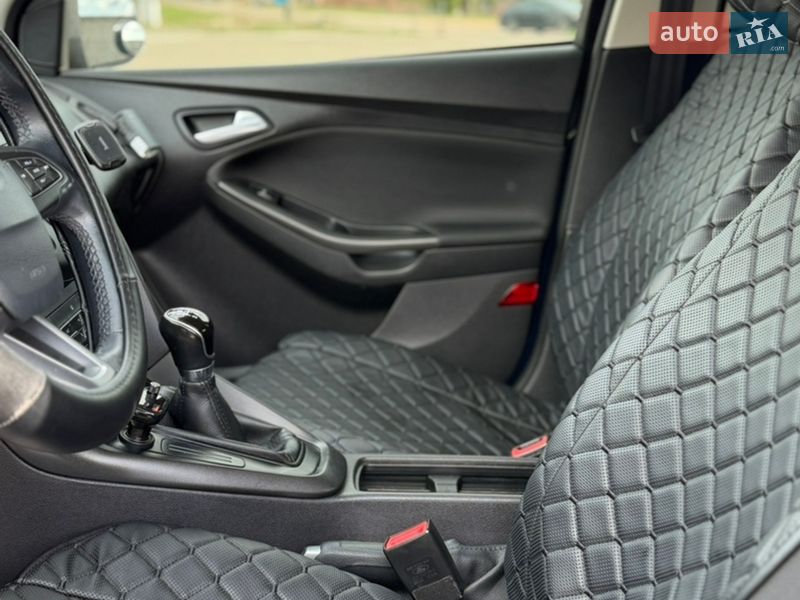 Седан Ford Focus 2016 в Вишневому