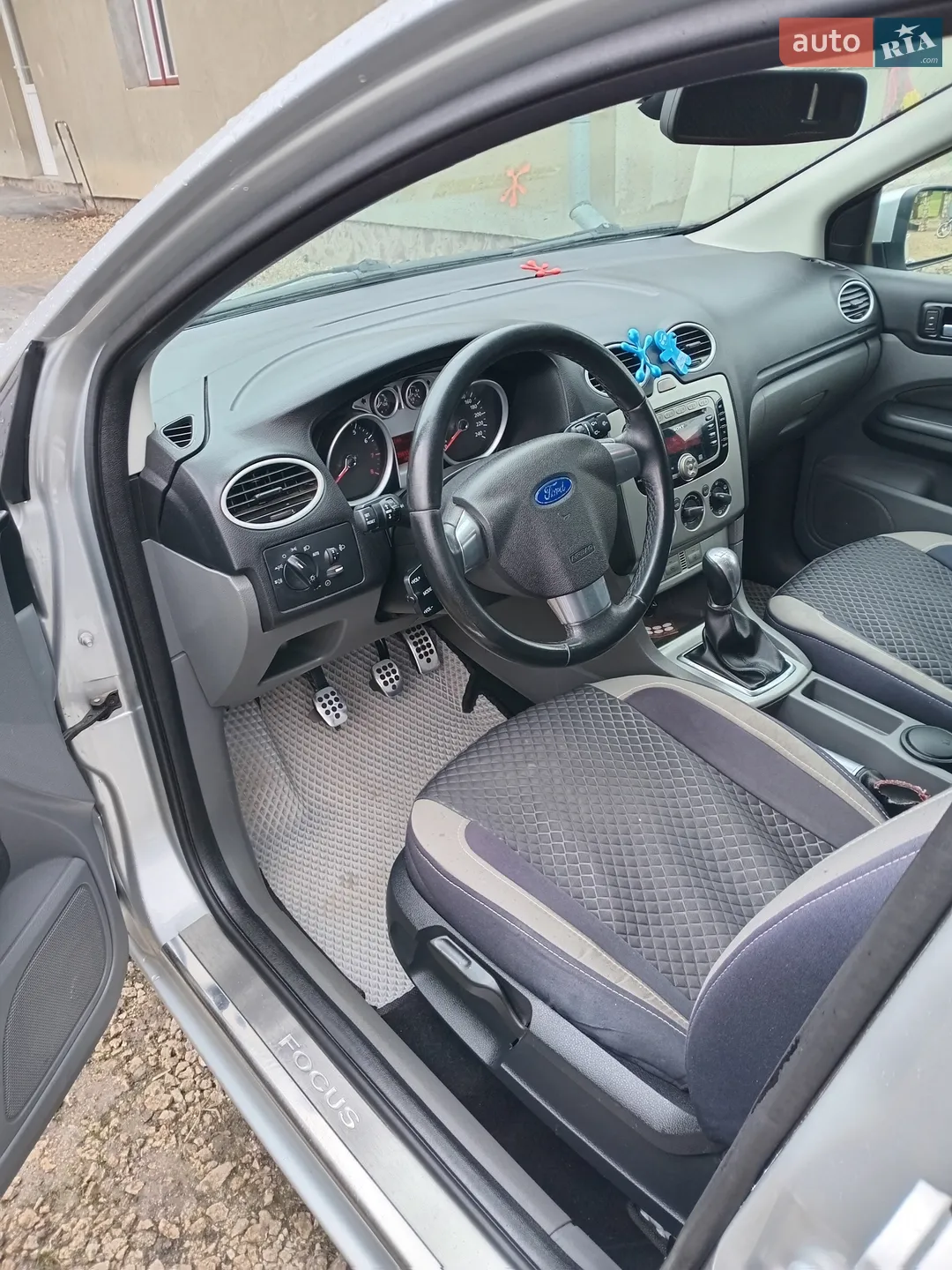 2010 Ford Focus - мініатюра 9