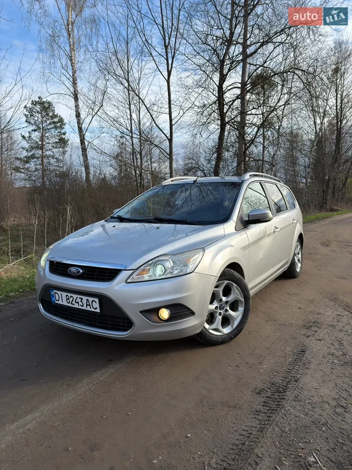 2010 Ford Focus - мініатюра 9