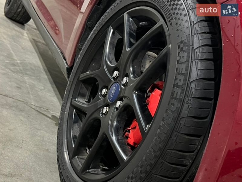 Хетчбек Ford Focus 2015 в Львові