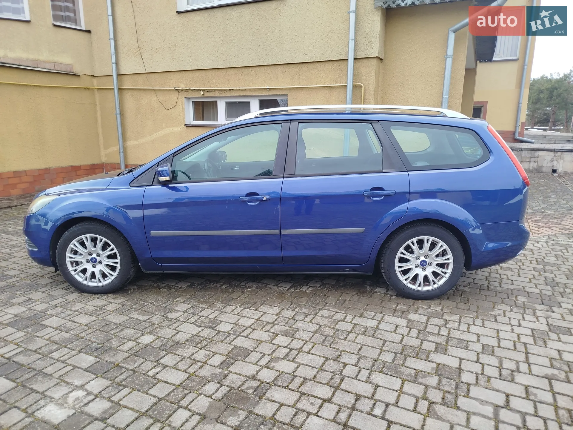2010 Ford Focus - мініатюра 10