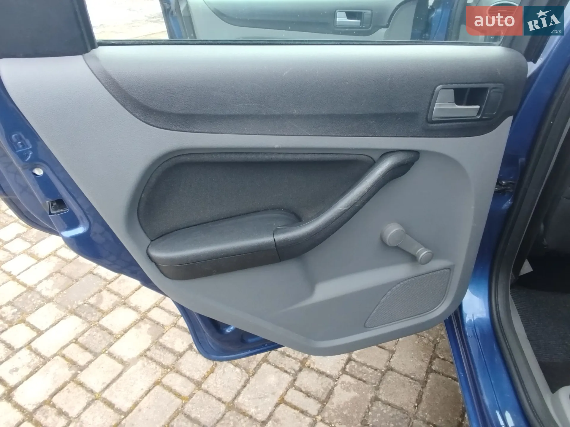 2010 Ford Focus - мініатюра 25