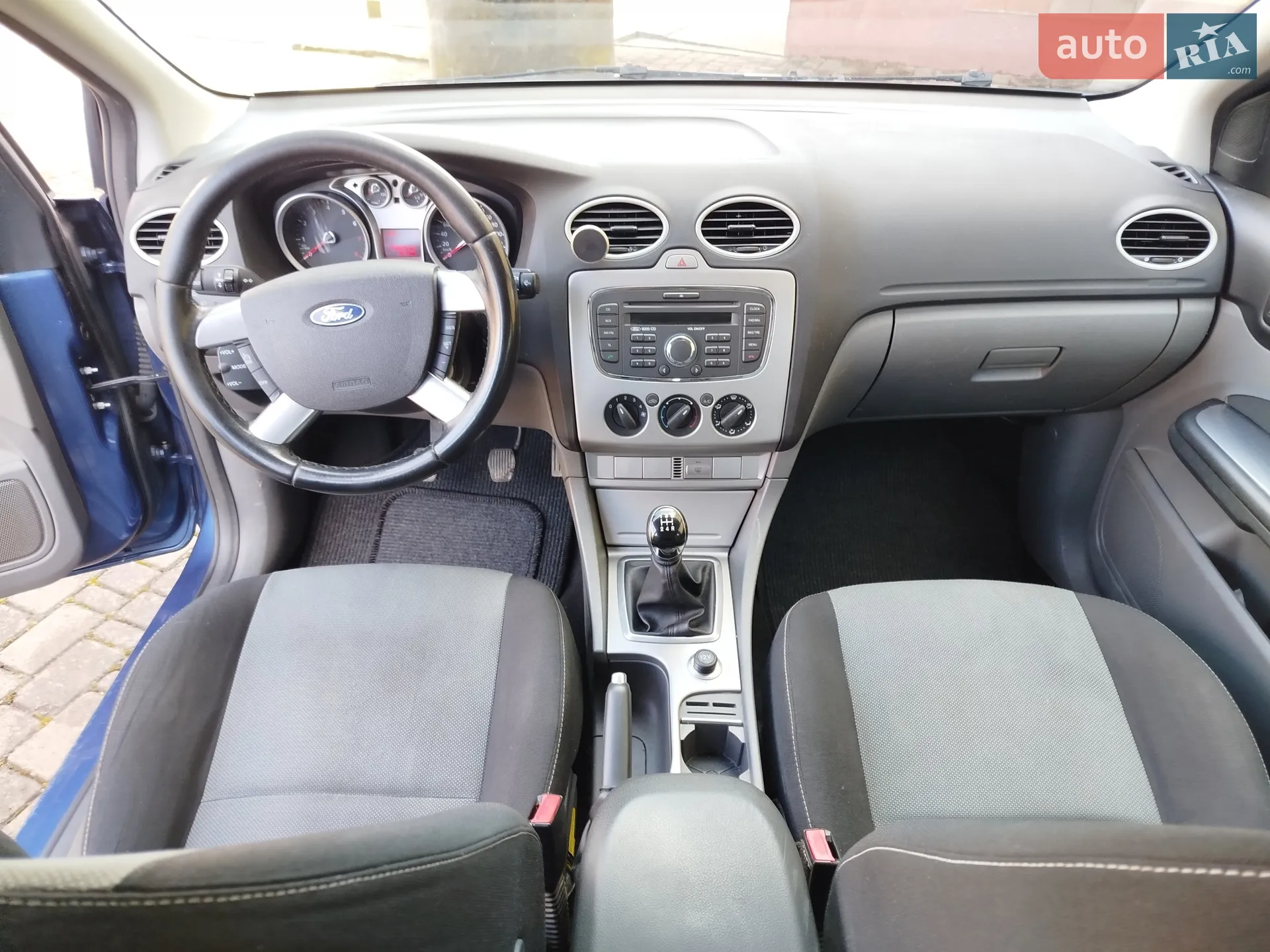 2010 Ford Focus - мініатюра 16
