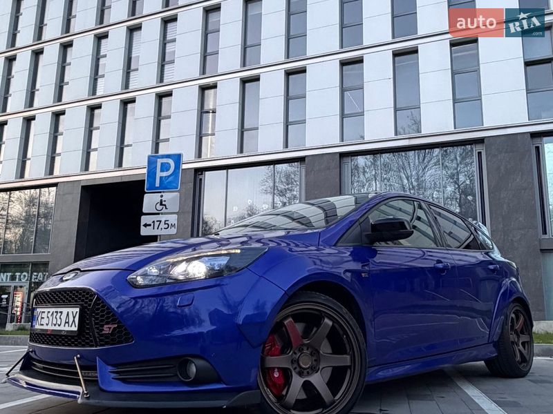 Хетчбек Ford Focus 2013 в Дніпрі