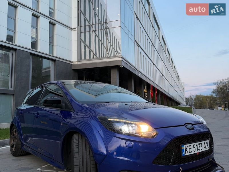 Хетчбек Ford Focus 2013 в Дніпрі