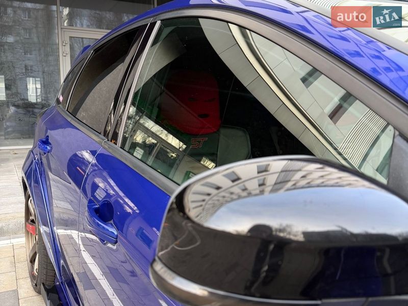 Хетчбек Ford Focus 2013 в Дніпрі