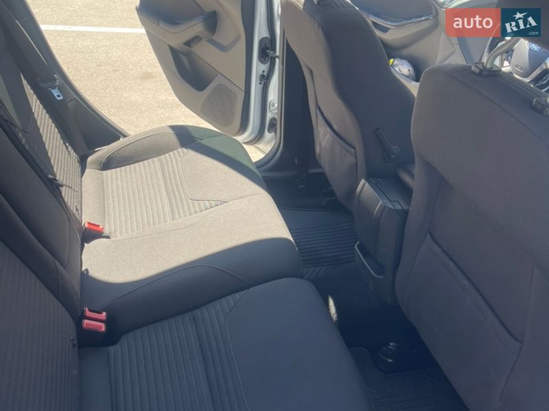 Хэтчбек Ford Focus 2016 в Киеве