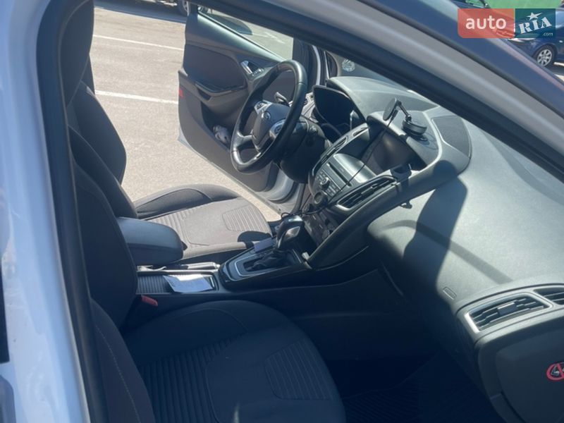Хэтчбек Ford Focus 2016 в Киеве