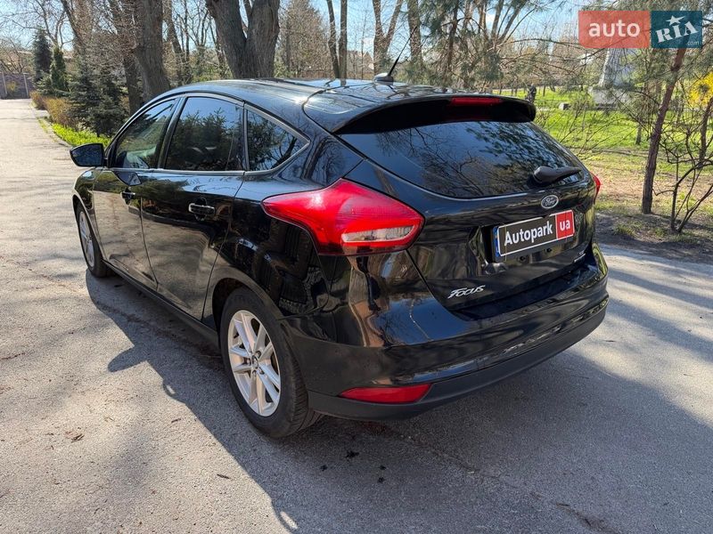 Хэтчбек Ford Focus 2015 в Киеве фото 8 Хэтчбек Ford Focus 2015 в Киеве