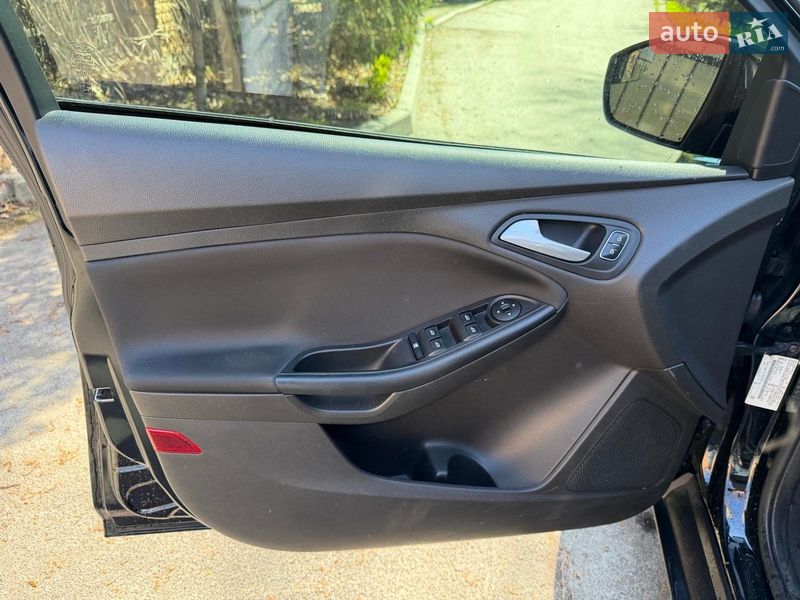 Хэтчбек Ford Focus 2015 в Киеве фото 12 Хэтчбек Ford Focus 2015 в Киеве