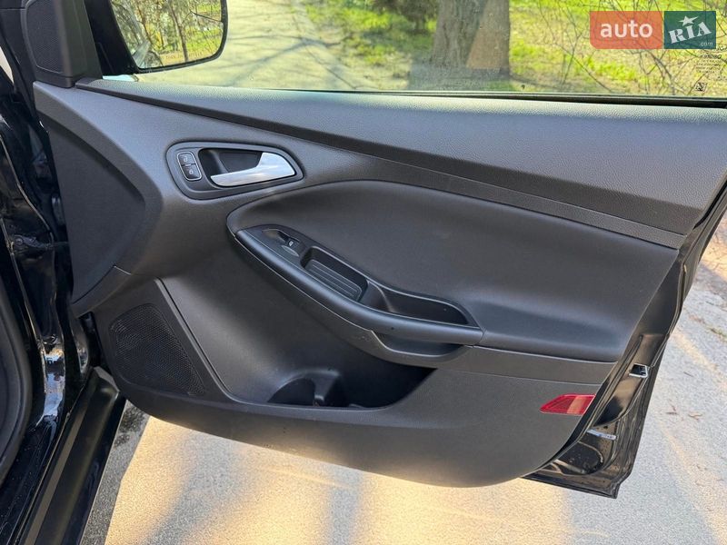 Хэтчбек Ford Focus 2015 в Киеве фото 22 Хэтчбек Ford Focus 2015 в Киеве