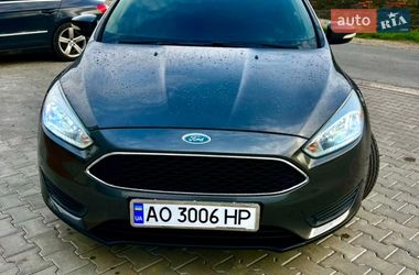 Седан Ford Focus 2015 в Ужгороді