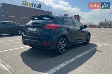 Хэтчбек Ford Focus 2016 в Киеве