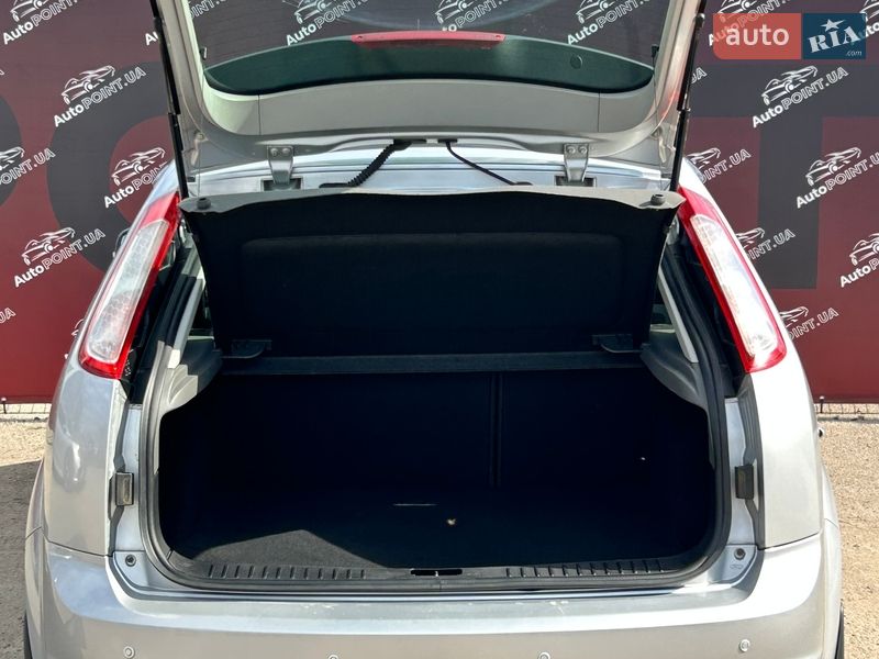 Хэтчбек Ford Focus 2010 в Сумах