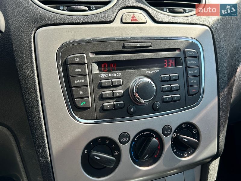 Хэтчбек Ford Focus 2010 в Сумах