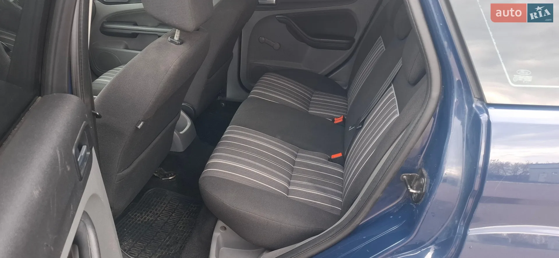 2010 Ford Focus - мініатюра 6