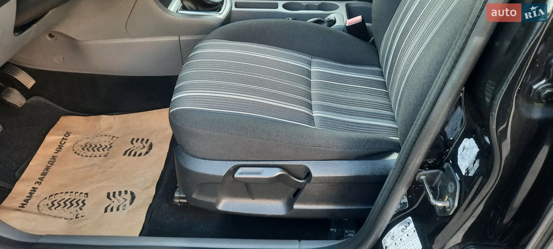 2010 Ford Focus - мініатюра 28