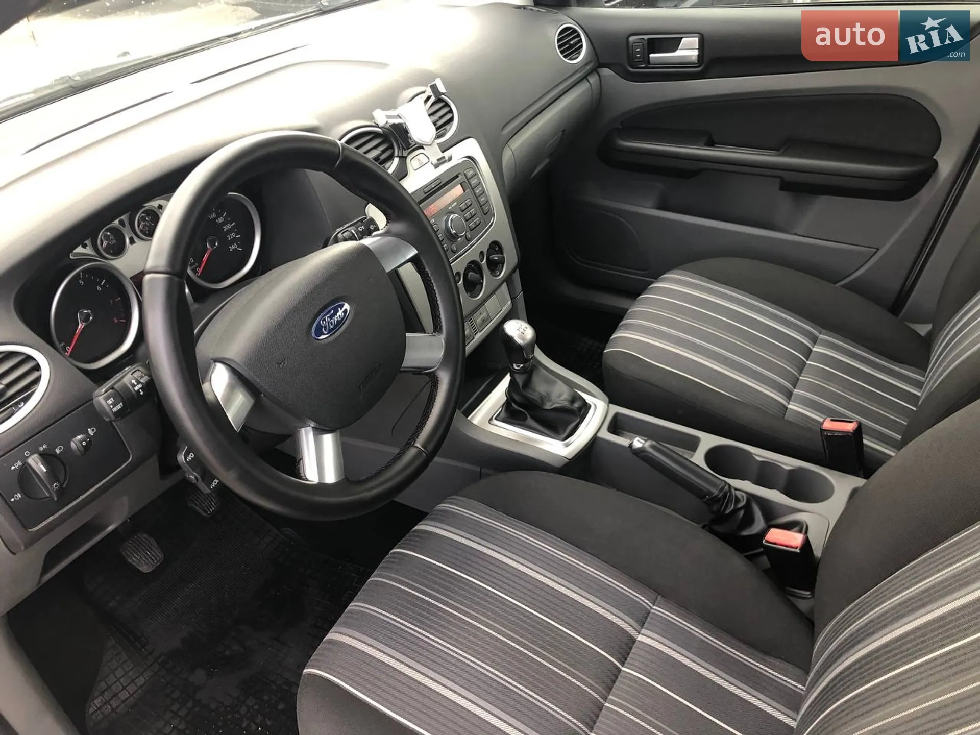 2010 Ford Focus - мініатюра 19