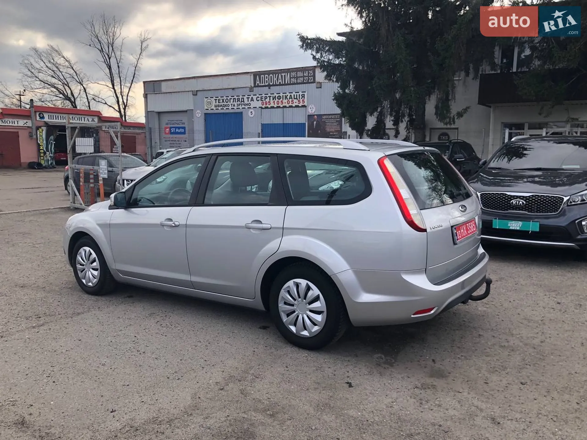 2010 Ford Focus - мініатюра 6
