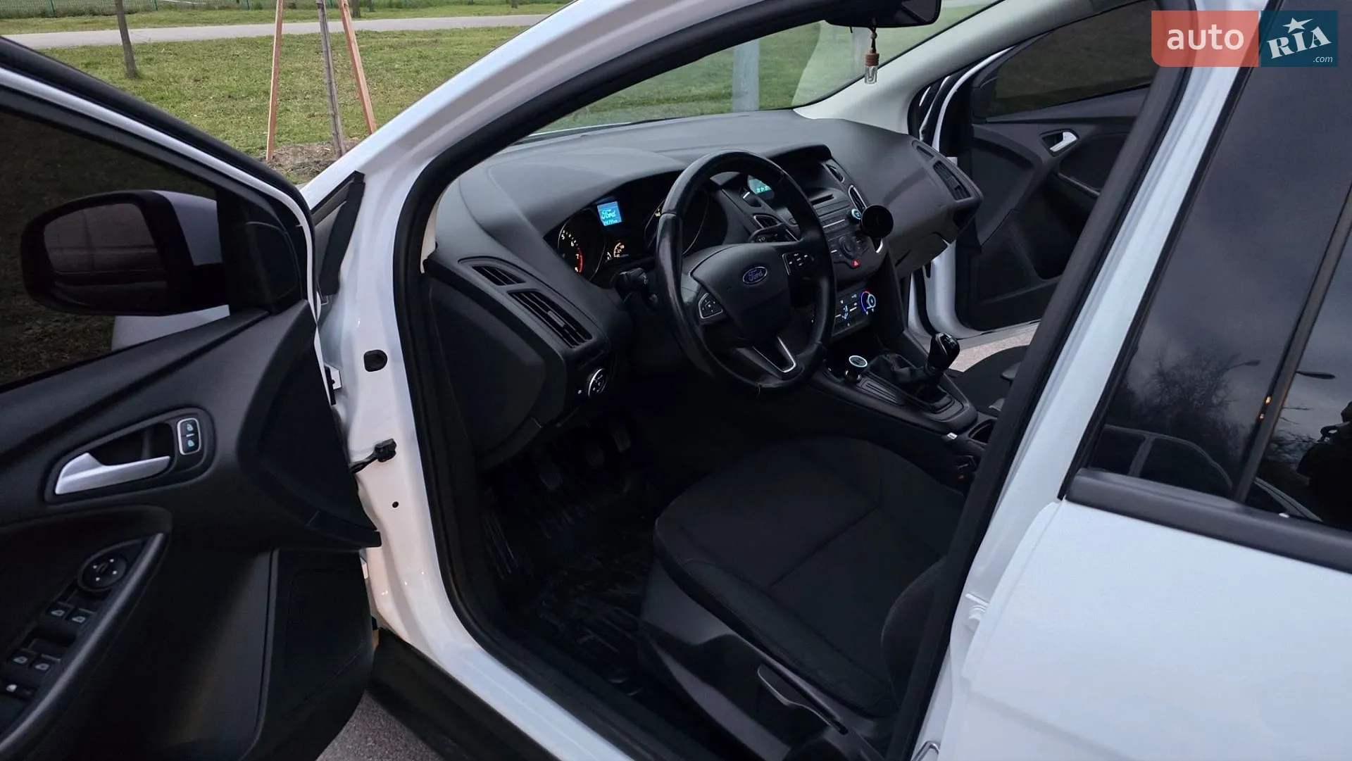 2017 Ford Focus - мініатюра 17