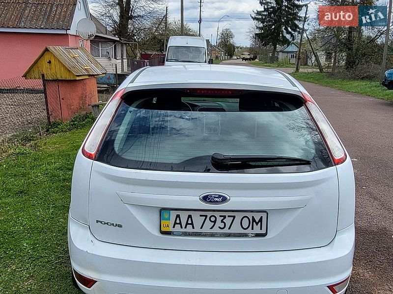 Хэтчбек Ford Focus 2011 в Киеве